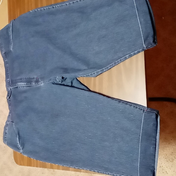 Liz & Me Pants - Liz & Me Signature Cuffed Jean Capris Size 28W